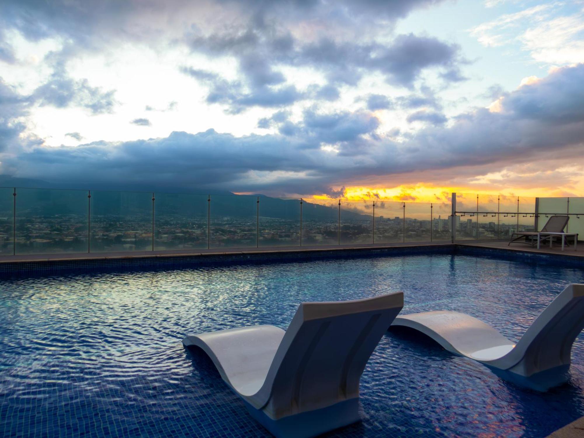 Ifreses, Study Full Equipped Whith Pool, Air- Conditioning, Spectacular View Of The City, Parking With Additional Payment Appartement