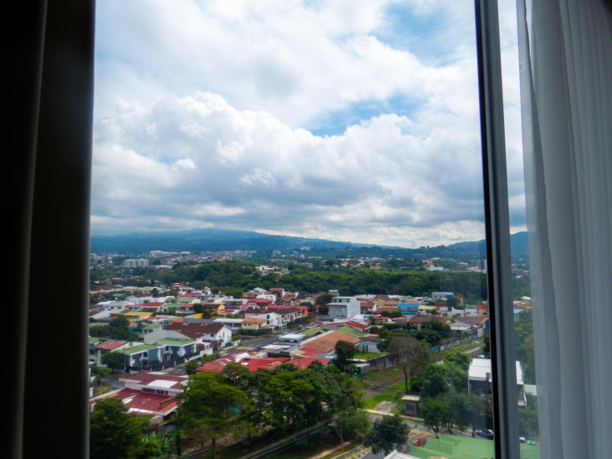 Ifreses, Study Full Equipped Whith Pool, Air- Conditioning, Spectacular View Of The City, Parking With Additional Payment Appartement